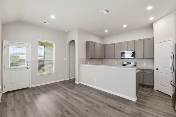 $1,745 | 2914 Lawrence Park, Conroe, TX 77304