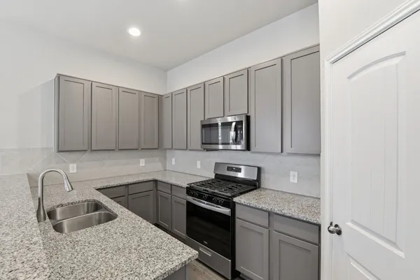 $1,745 | 2914 Lawrence Park, Conroe, TX 77304