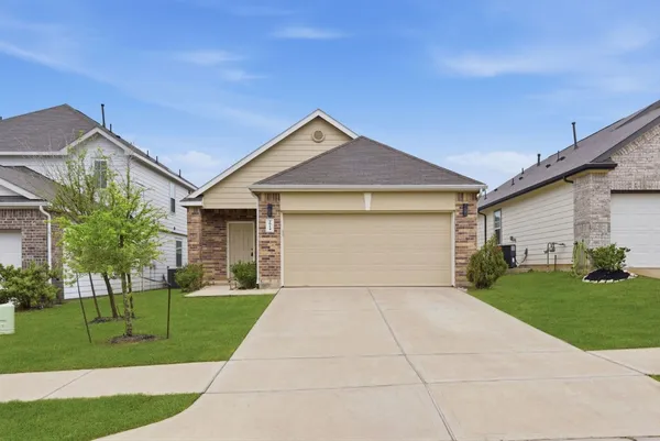 $1,745 | 2914 Lawrence Park, Conroe, TX 77304