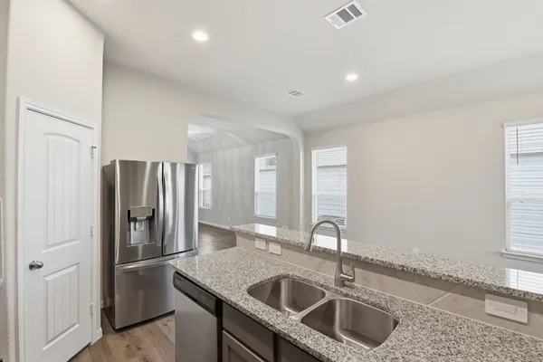 $1,745 | 2914 Lawrence Park, Conroe, TX 77304