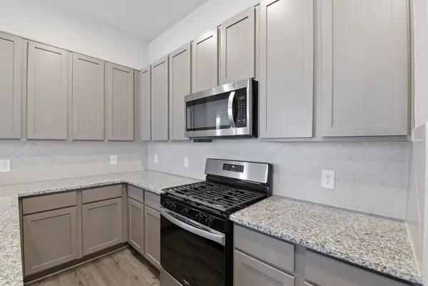 $1,745 | 2914 Lawrence Park, Conroe, TX 77304