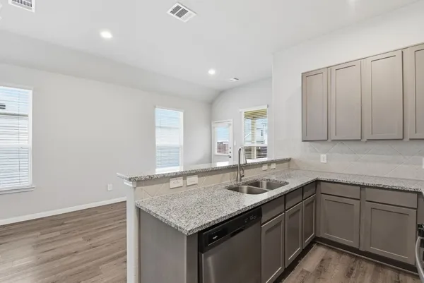 $1,745 | 2914 Lawrence Park, Conroe, TX 77304