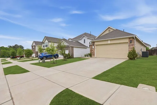 $1,745 | 2914 Lawrence Park, Conroe, TX 77304