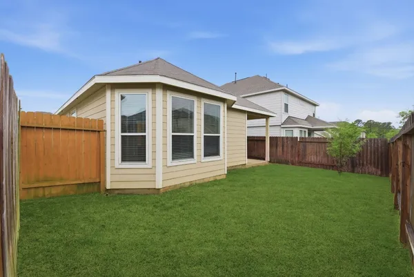 $1,745 | 2914 Lawrence Park, Conroe, TX 77304