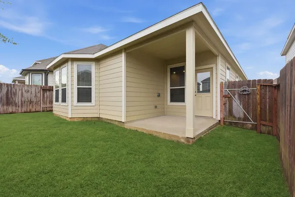 $1,745 | 2914 Lawrence Park, Conroe, TX 77304