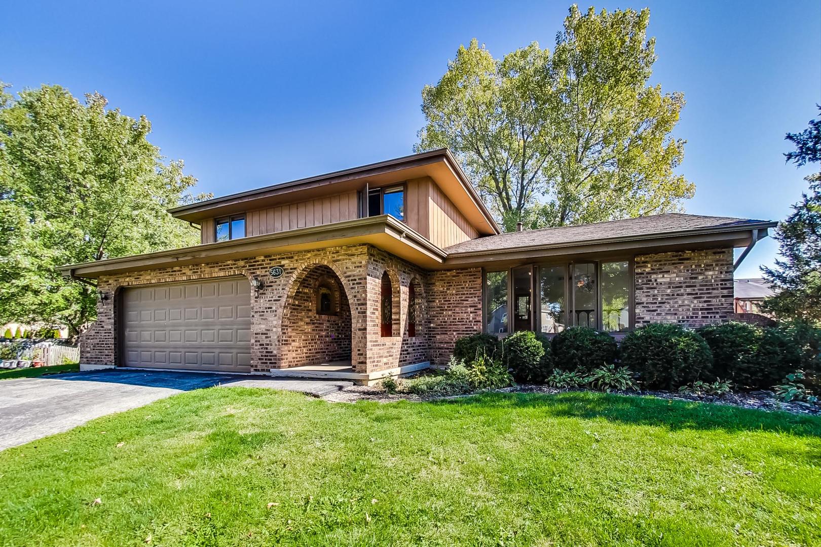 5631 Harmarc Place, Downers Grove, IL 60516 Compass