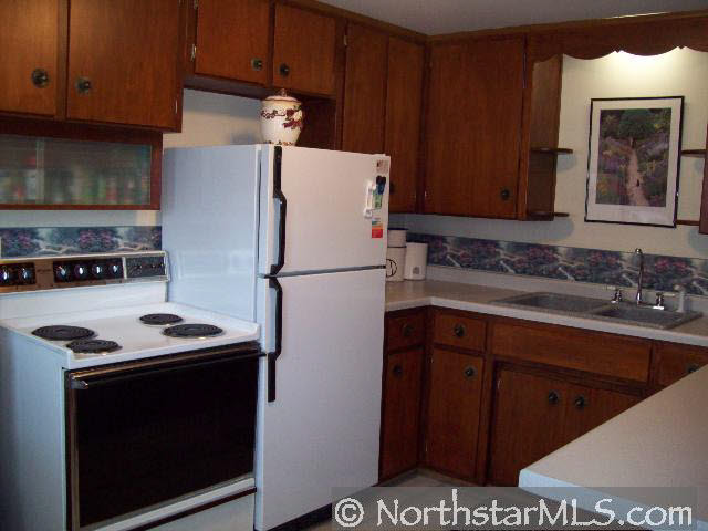 2913 Felton Court Southwest Rochester, MN 55902 - Photo 2 of 10