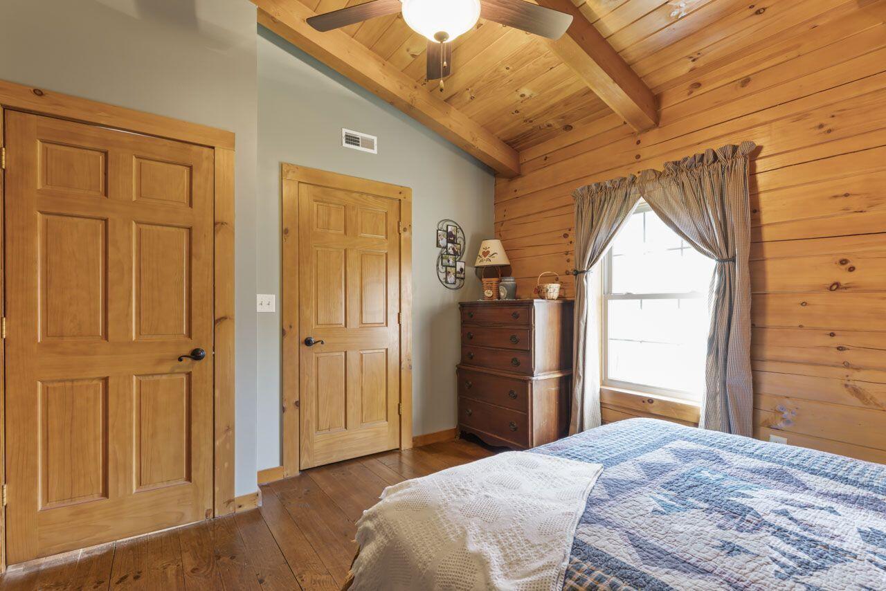 17040 Murray Road Mount Vernon, OH 43050 - Photo 47 of 64 Bedroom
