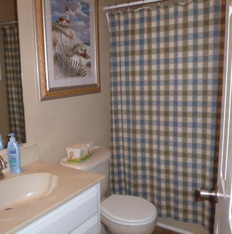 2116 Lock B Road North Clarksville, TN 37043 - Photo 10 of 20 Hall Bath
