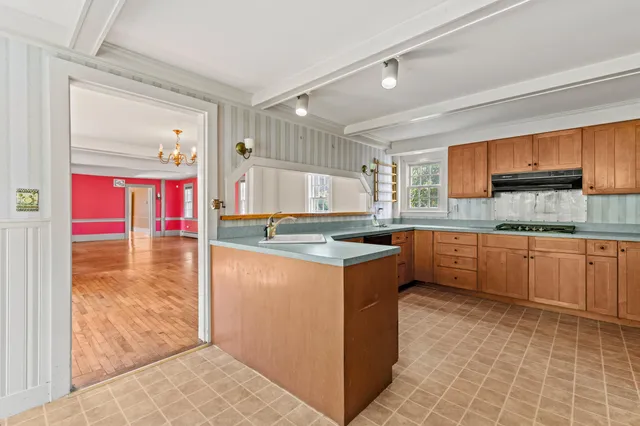 $980,000 | 86 Pleasant Street, Yarmouth, ME 04096