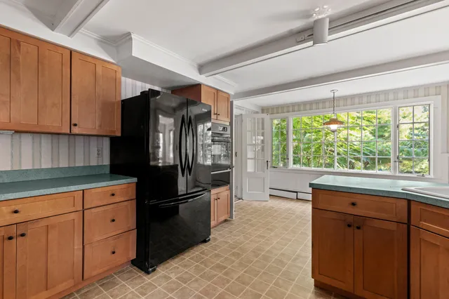 $980,000 | 86 Pleasant Street, Yarmouth, ME 04096