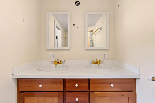 $980,000 | 86 Pleasant Street, Yarmouth, ME 04096