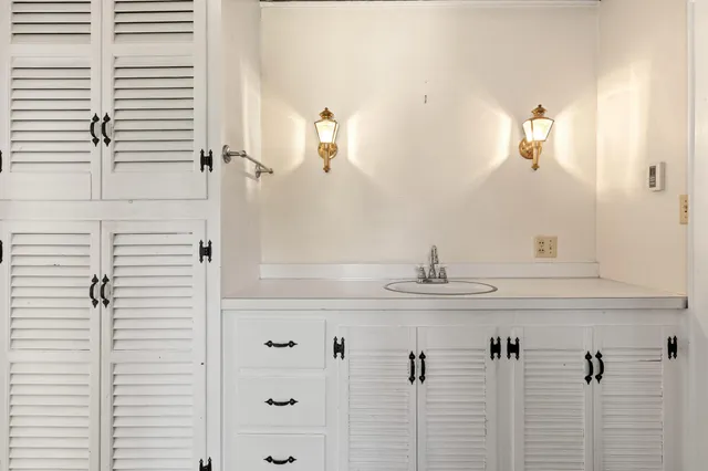 $980,000 | 86 Pleasant Street, Yarmouth, ME 04096