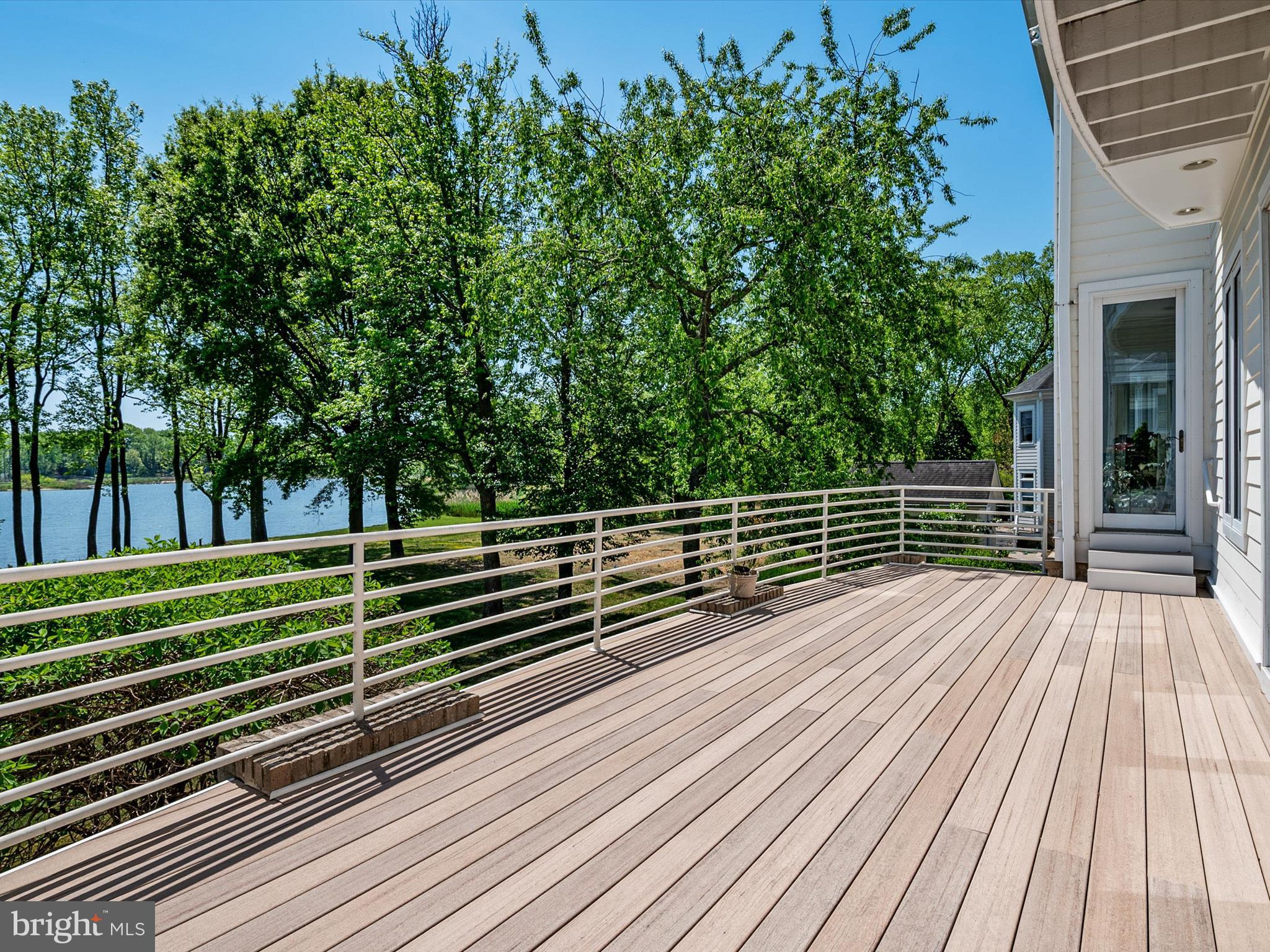 1237 Cherry Tree Lane Annapolis, MD 21403 - Photo 23 of 86 Easy access to the deck for al fresco dining