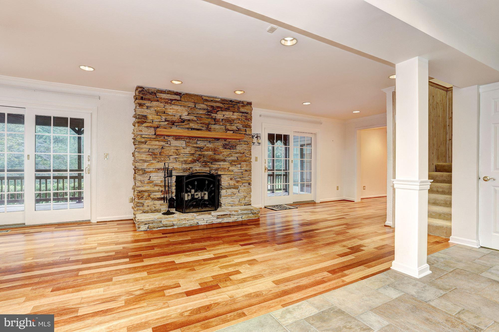 14875 Cemetery Road Cooksville, MD 21723 - Photo 7 of 26 Living Room