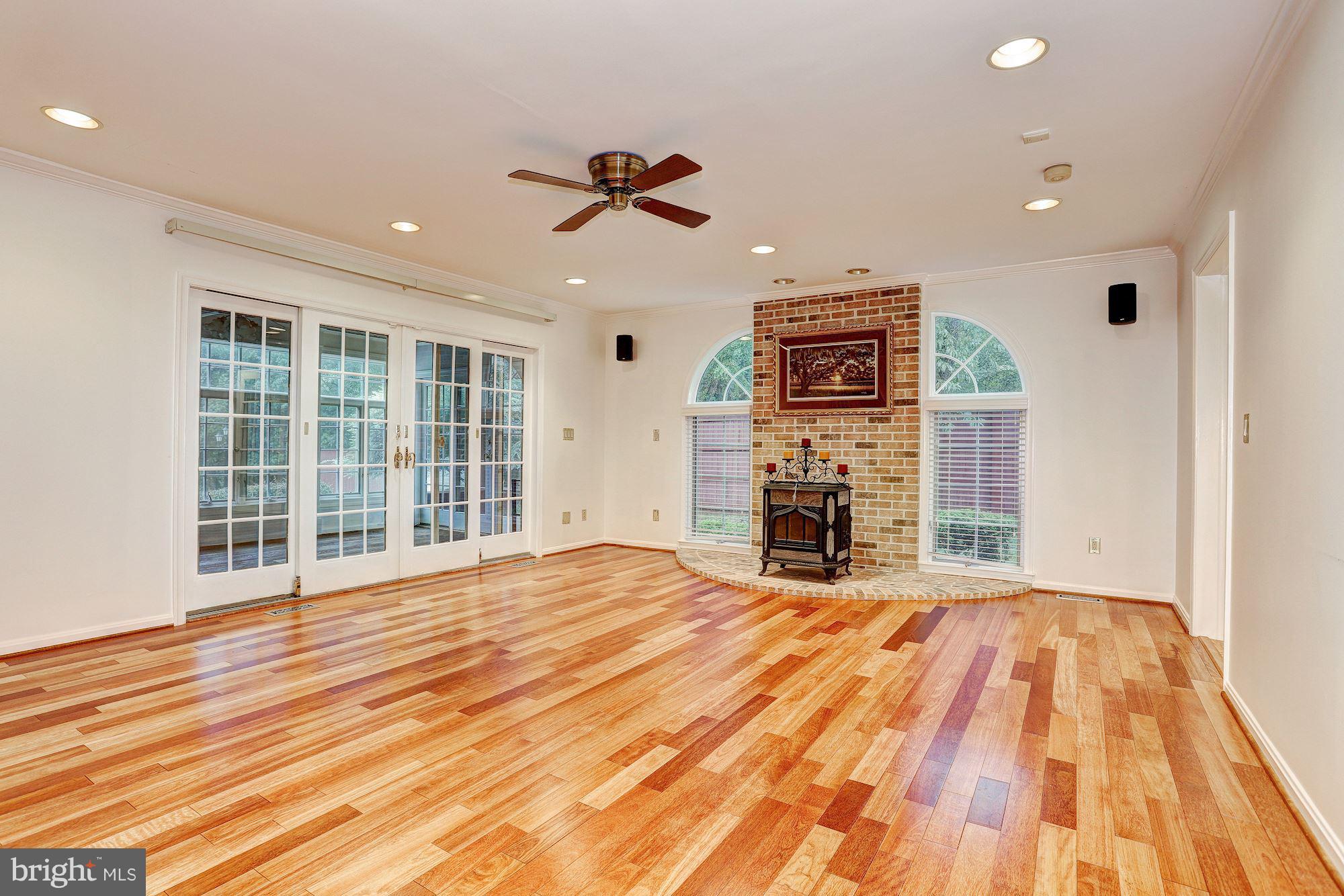 14875 Cemetery Road Cooksville, MD 21723 - Photo 8 of 26 Family Room