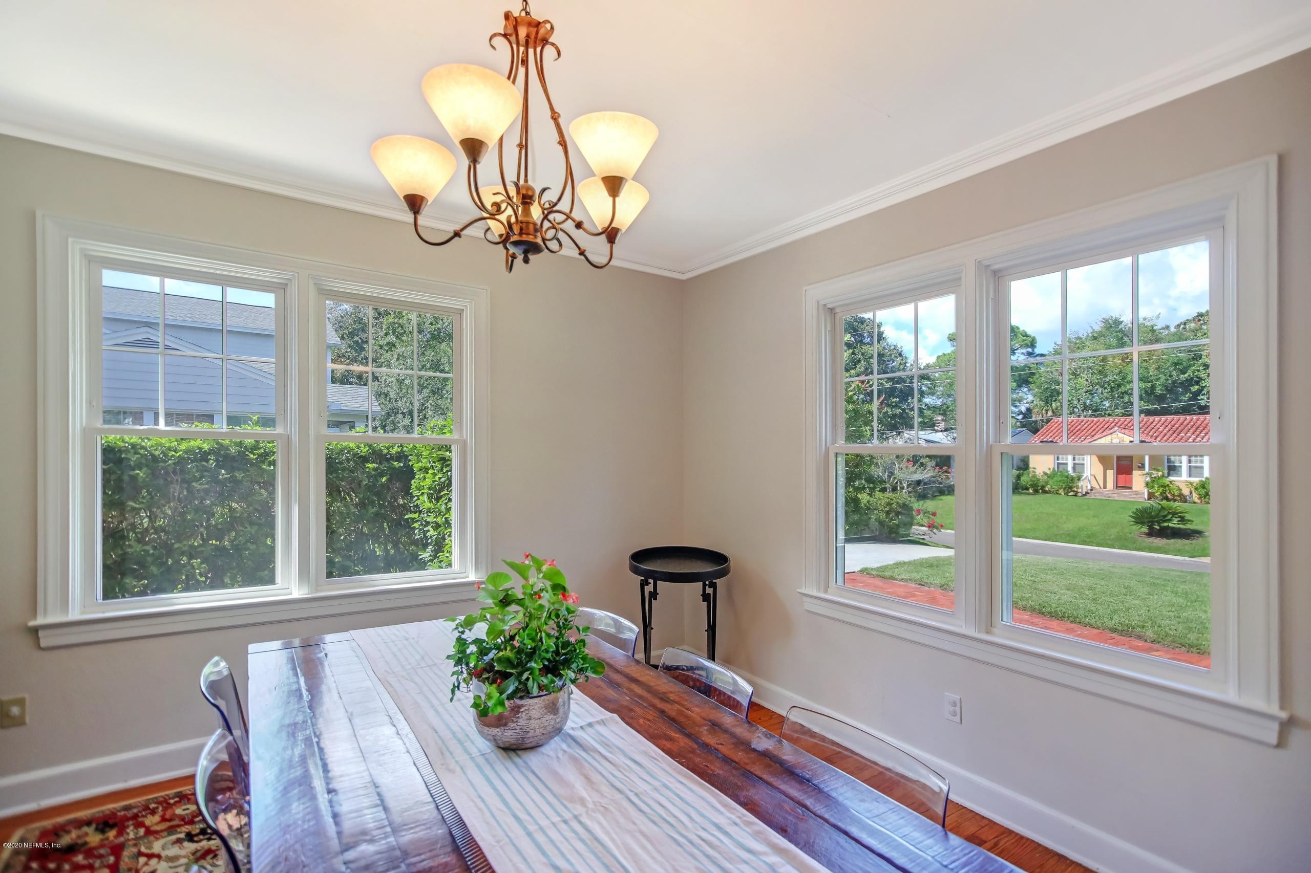 2440 Pineridge Road Jacksonville, FL 32207 - Photo 6 of 30 light and bright dining room