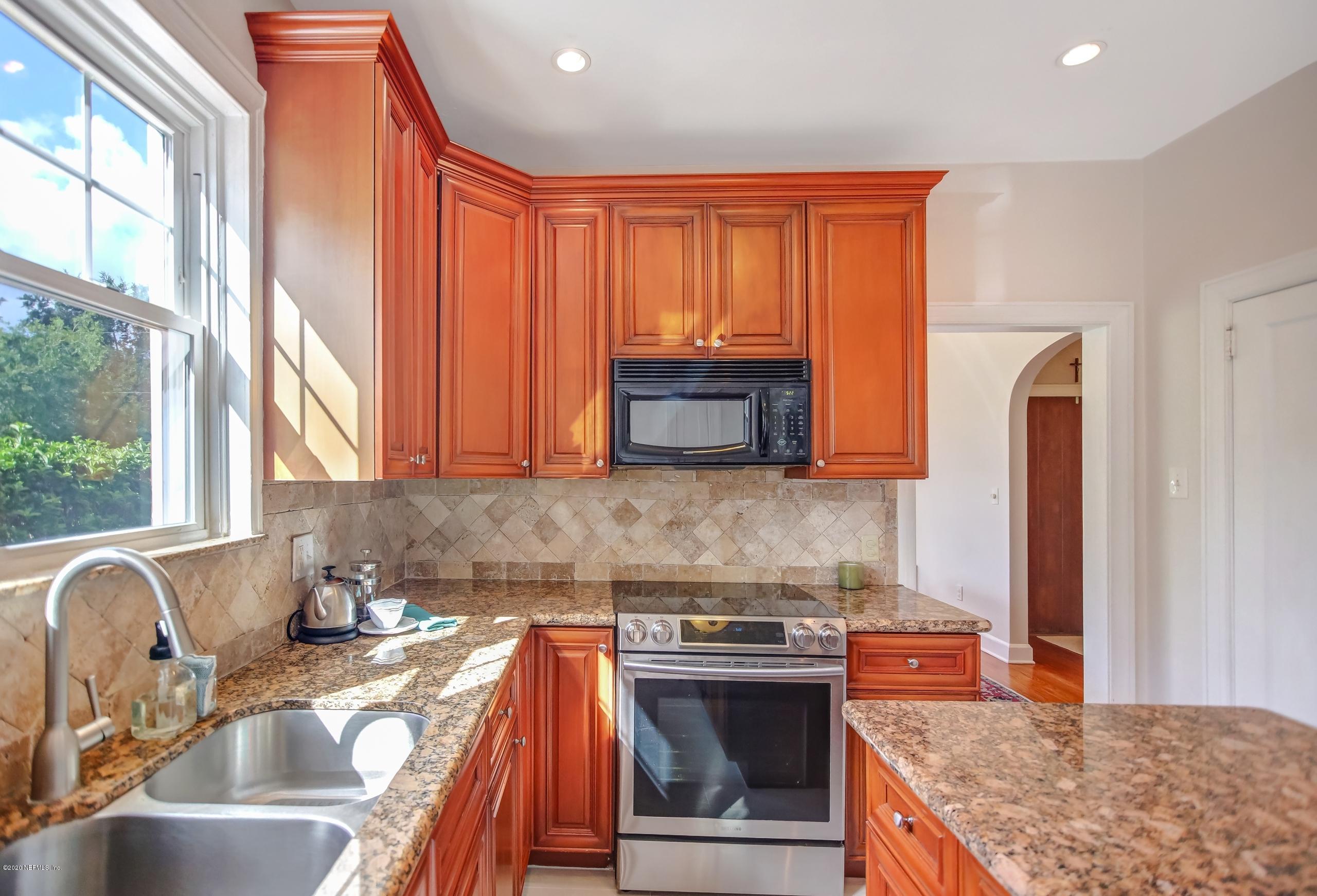 2440 Pineridge Road Jacksonville, FL 32207 - Photo 8 of 30 Large kitchen