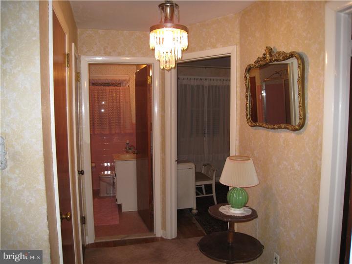 441 Kennerly Road Springfield, PA 19064 - Photo 11 of 14 Hallway