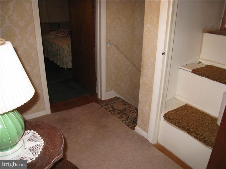 441 Kennerly Road Springfield, PA 19064 - Photo 13 of 14 Hallway