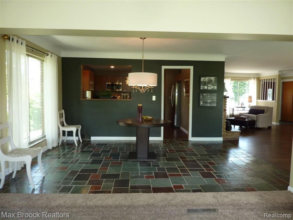 3746 West Maple Road Bloomfield Hills, MI 48301 - Photo 6 of 21 Open and Spacious