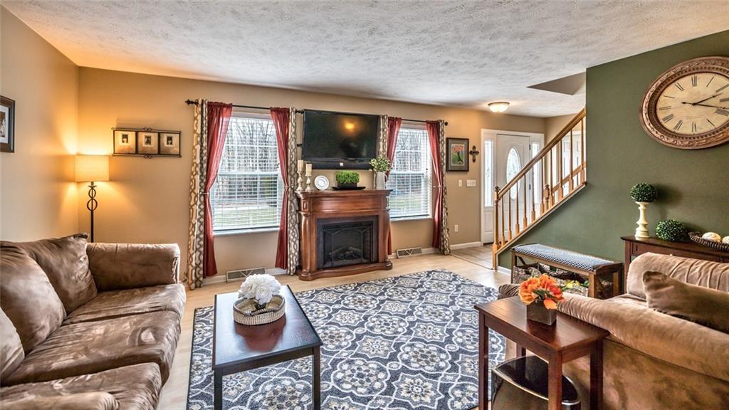 113 Shroyer Mill Road Butler, PA 16001 - Photo 4 of 25 Gallery Image 4