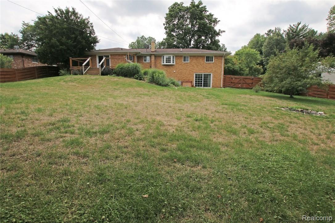 7228 Holcomb Road Clarkston, MI 48346 - Photo 50 of 52 50) Back of Home.jpg