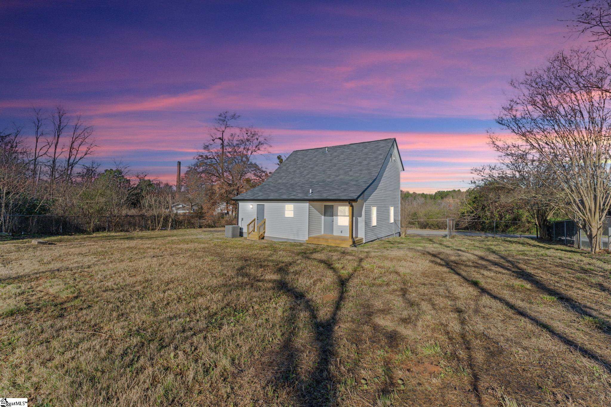 8 Powell Street Seneca, SC 29678 - Photo 3 of 34