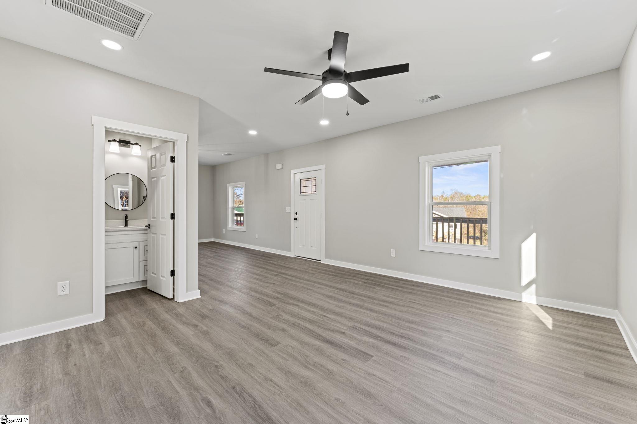 8 Powell Street Seneca, SC 29678 - Photo 6 of 34