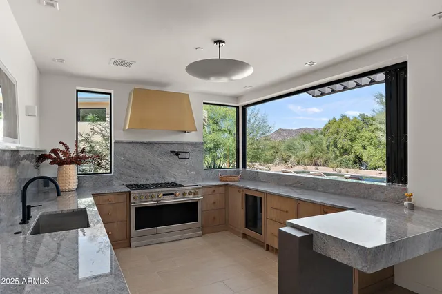 $12,995,000 | 6135 North 51st Place, Paradise Valley, AZ 85253