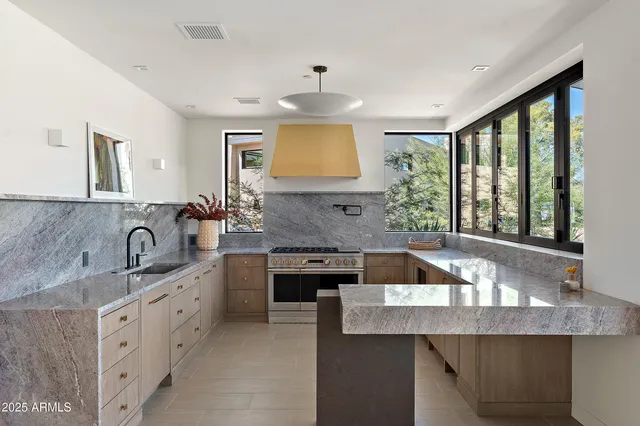 $12,995,000 | 6135 North 51st Place, Paradise Valley, AZ 85253
