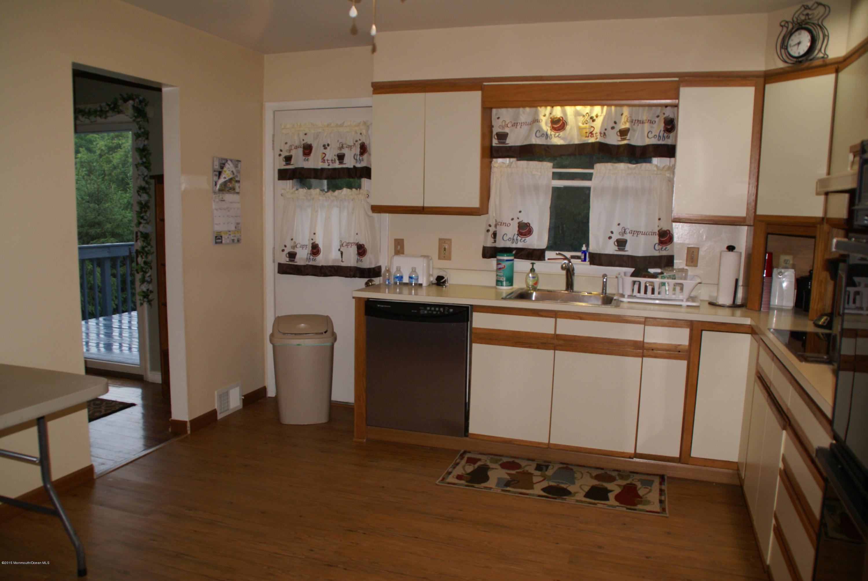 72 Hawkins Road Morganville, NJ 07751 - Photo 8 of 25 DSC02185