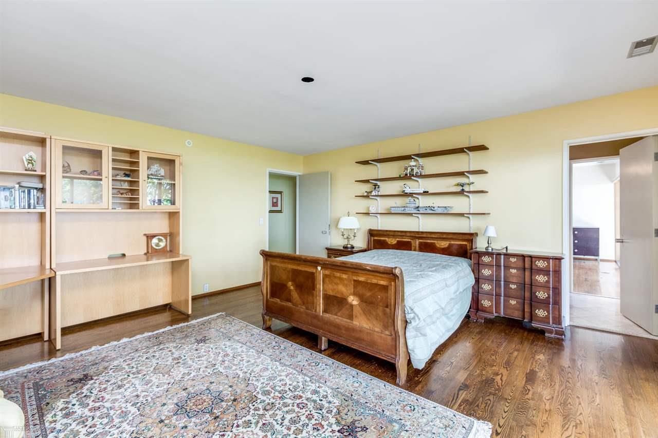 735 Lake Shore Road Grosse Pointe, MI 48236 - Photo 31 of 98 31344112-30.JPG
