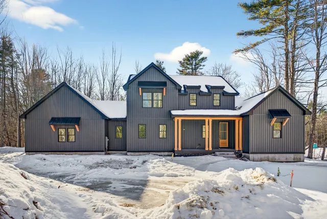 $1,350,000 | 84 Town Farm Road, North Yarmouth, ME 04097