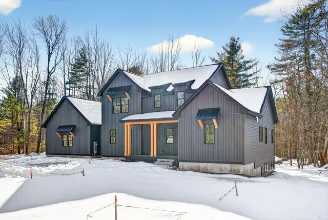 $1,350,000 | 84 Town Farm Road, North Yarmouth, ME 04097