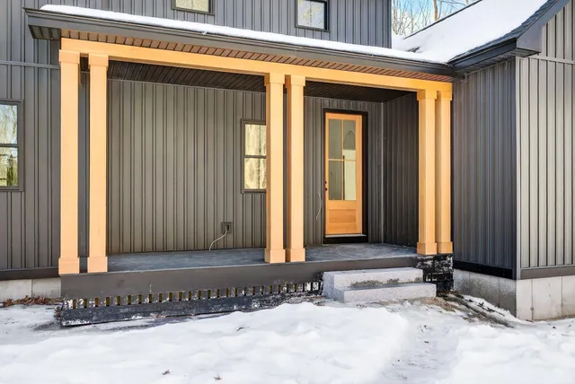 $1,350,000 | 84 Town Farm Road, North Yarmouth, ME 04097