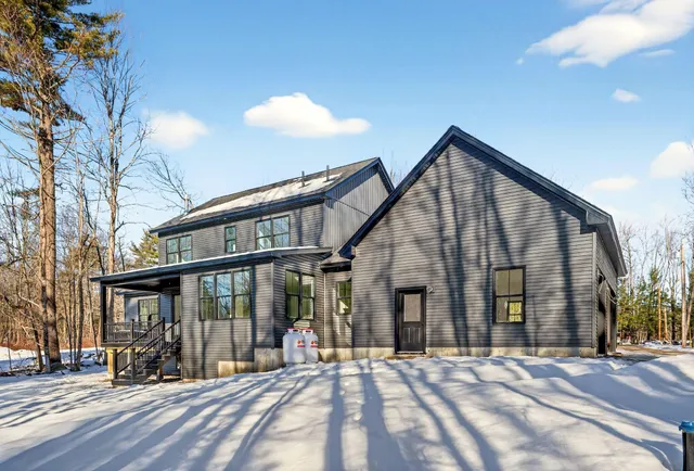$1,350,000 | 84 Town Farm Road, North Yarmouth, ME 04097