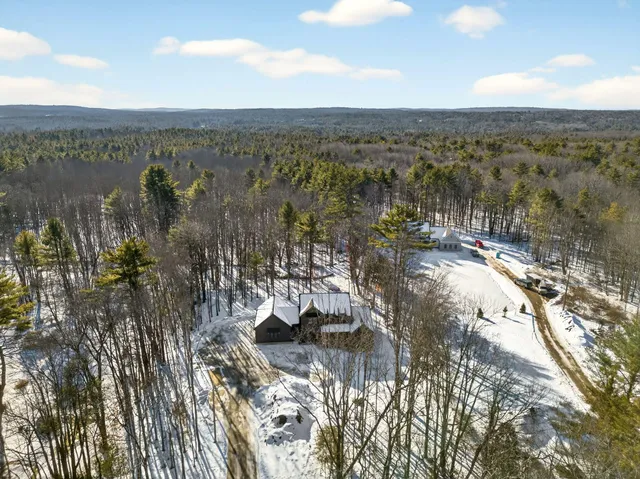 $1,350,000 | 84 Town Farm Road, North Yarmouth, ME 04097