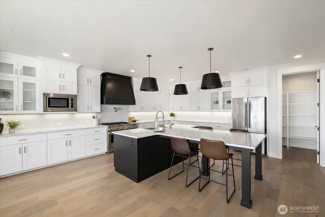 $999,950 | 7440 West 22nd Place, Kennewick, WA 99338