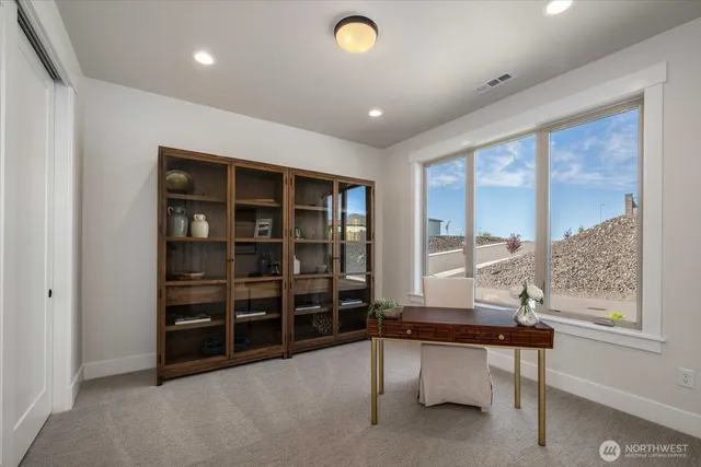 $999,950 | 7440 West 22nd Place, Kennewick, WA 99338