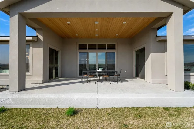 $999,950 | 7440 West 22nd Place, Kennewick, WA 99338