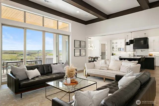 $999,950 | 7440 West 22nd Place, Kennewick, WA 99338