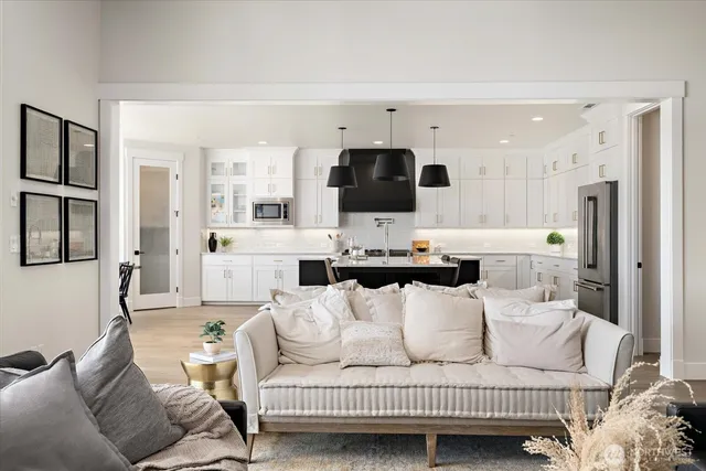 $999,950 | 7440 West 22nd Place, Kennewick, WA 99338