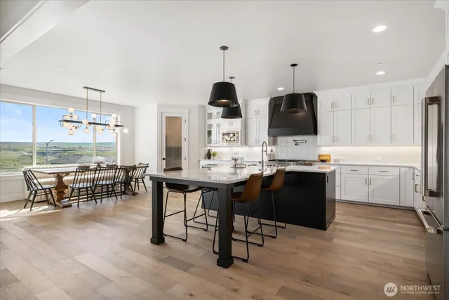 $999,950 | 7440 West 22nd Place, Kennewick, WA 99338