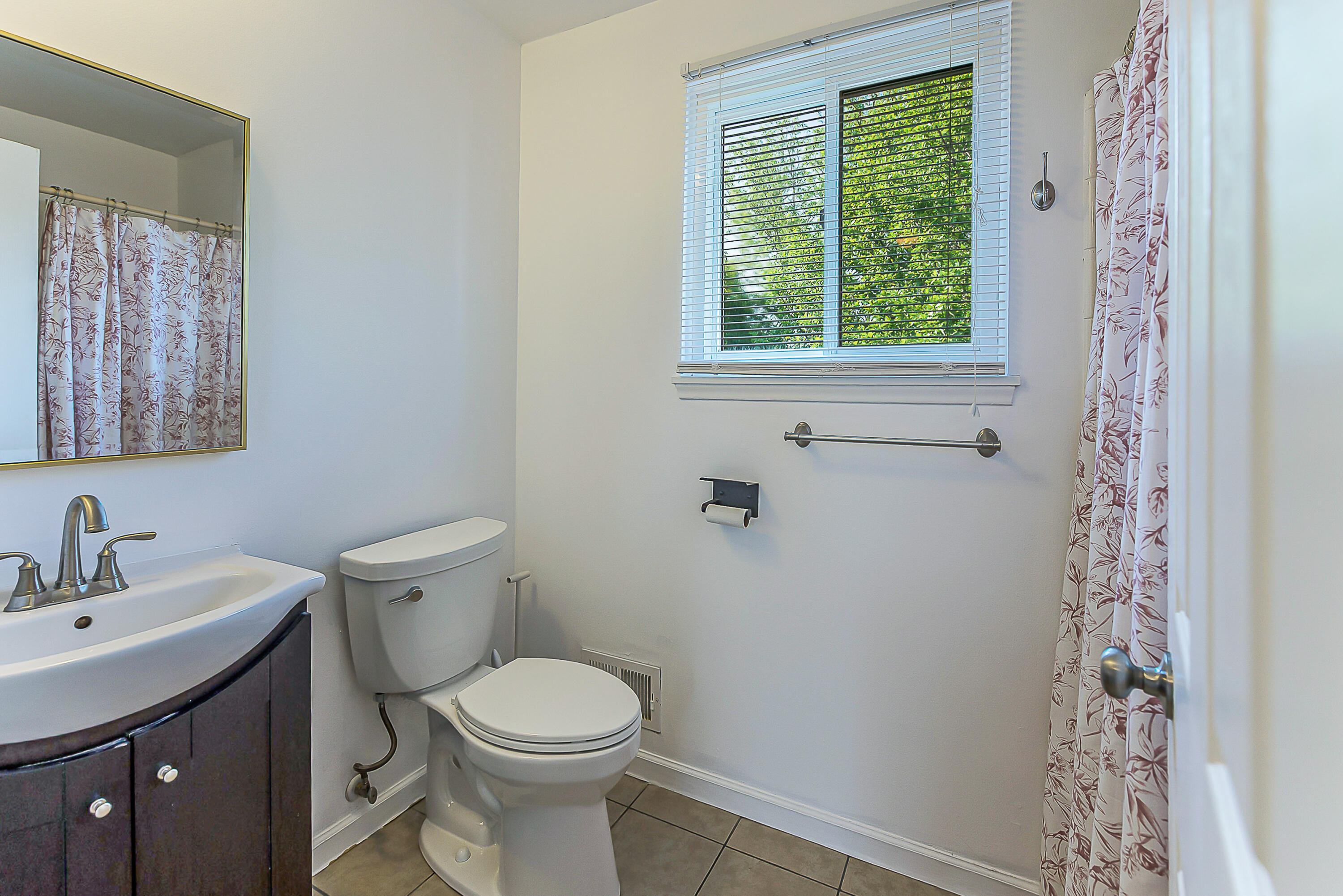 3011 Williamsburg Road Ann Arbor, MI 48108 - Photo 17 of 41 bathroom