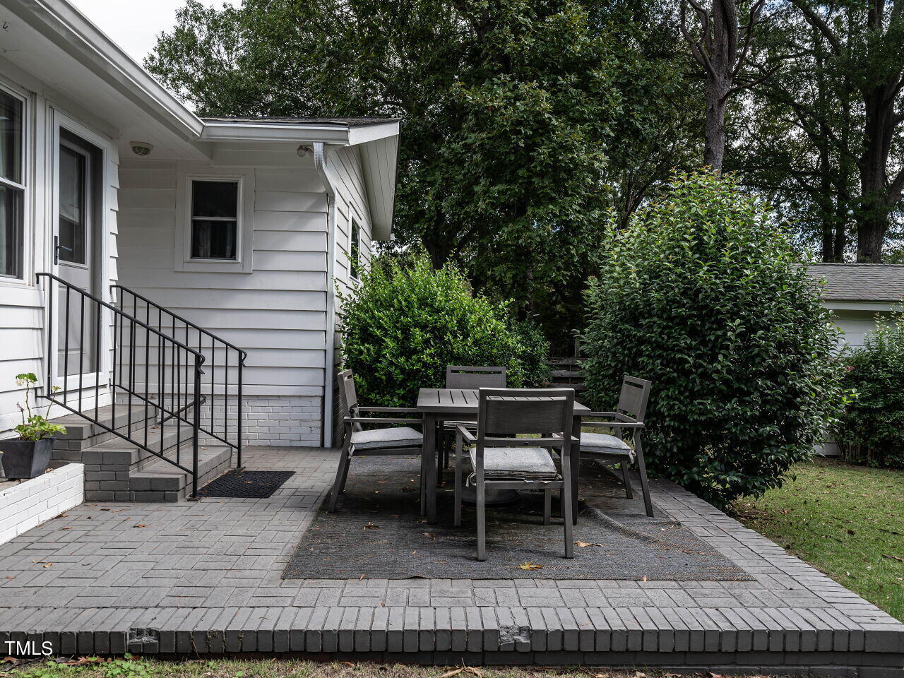 718 Graham Street Raleigh, NC 27605 - Photo 30 of 32 030-1280x960-patio