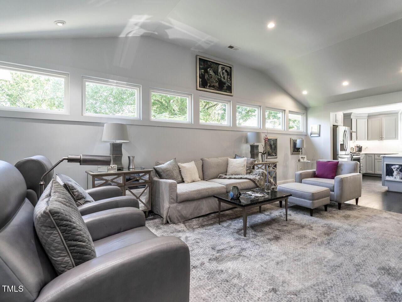 005-1280x960-family-room