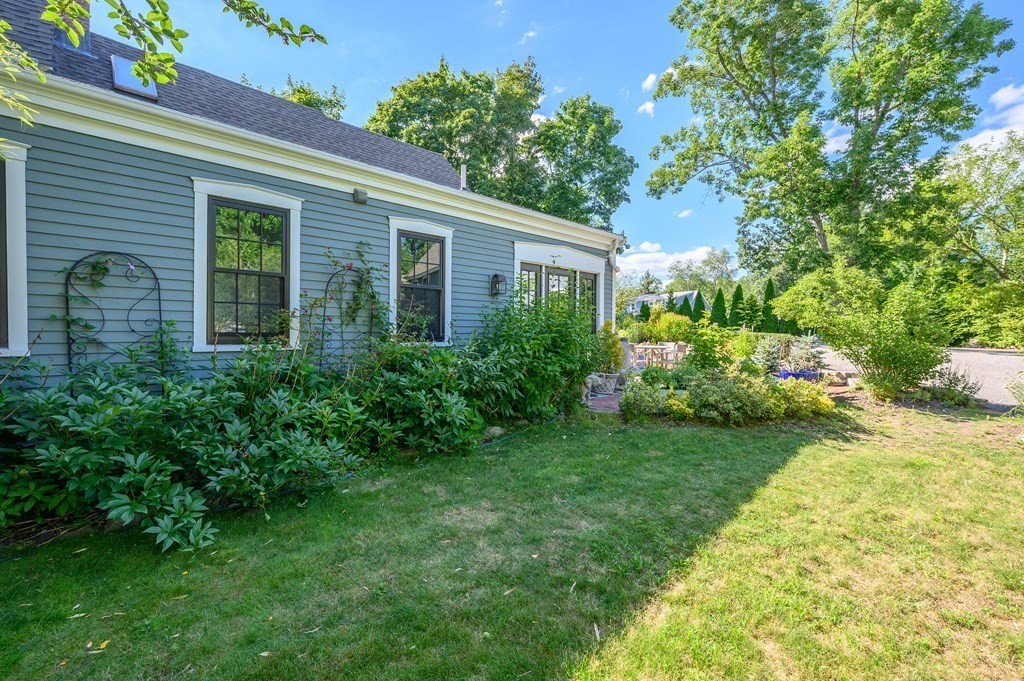 342 East Street Hingham, MA 02043 - Photo 36 of 40