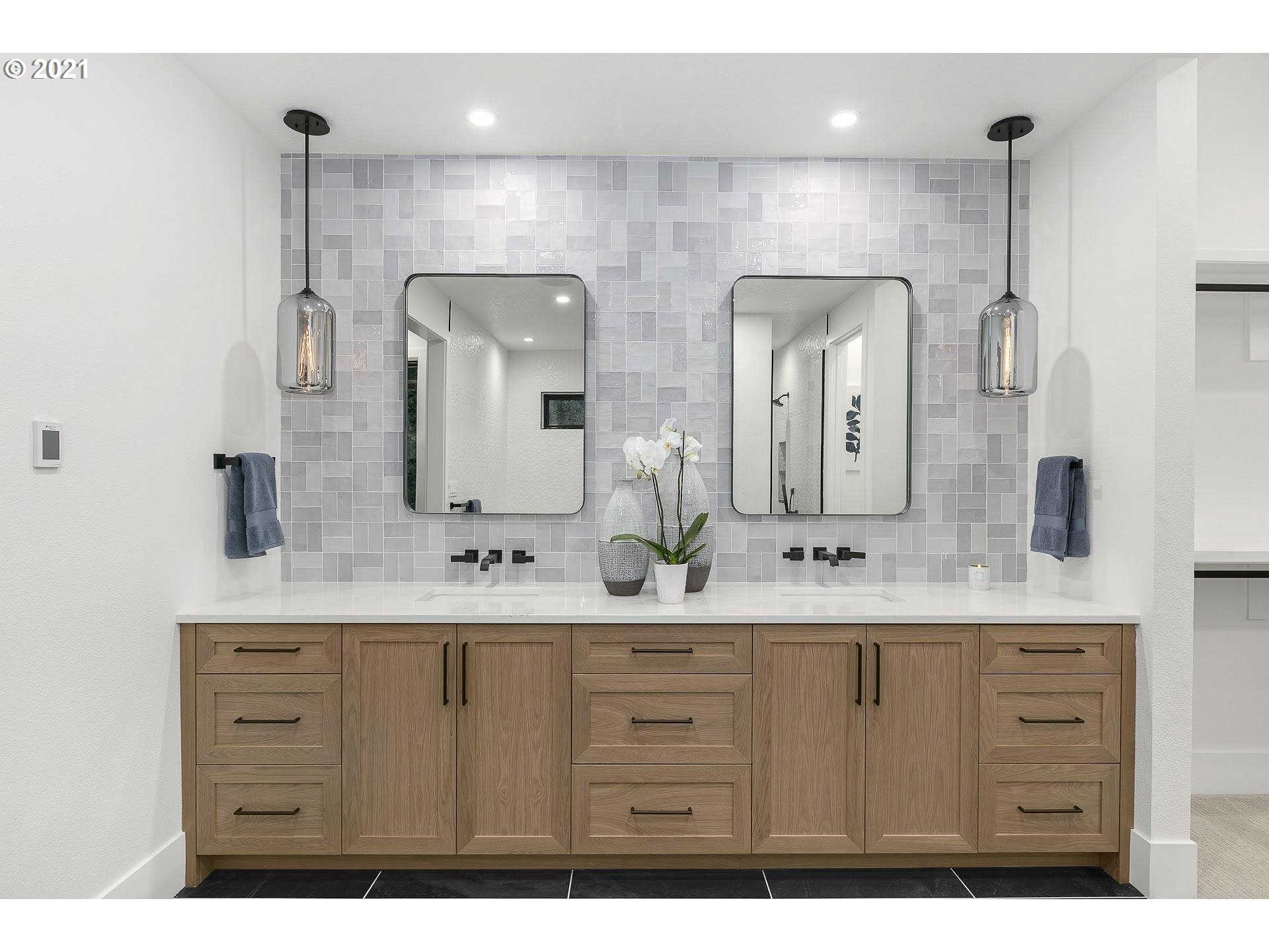 13589 Goodall Road Lake Oswego, OR 97034 - Photo 17 of 32 Gallery Image 17