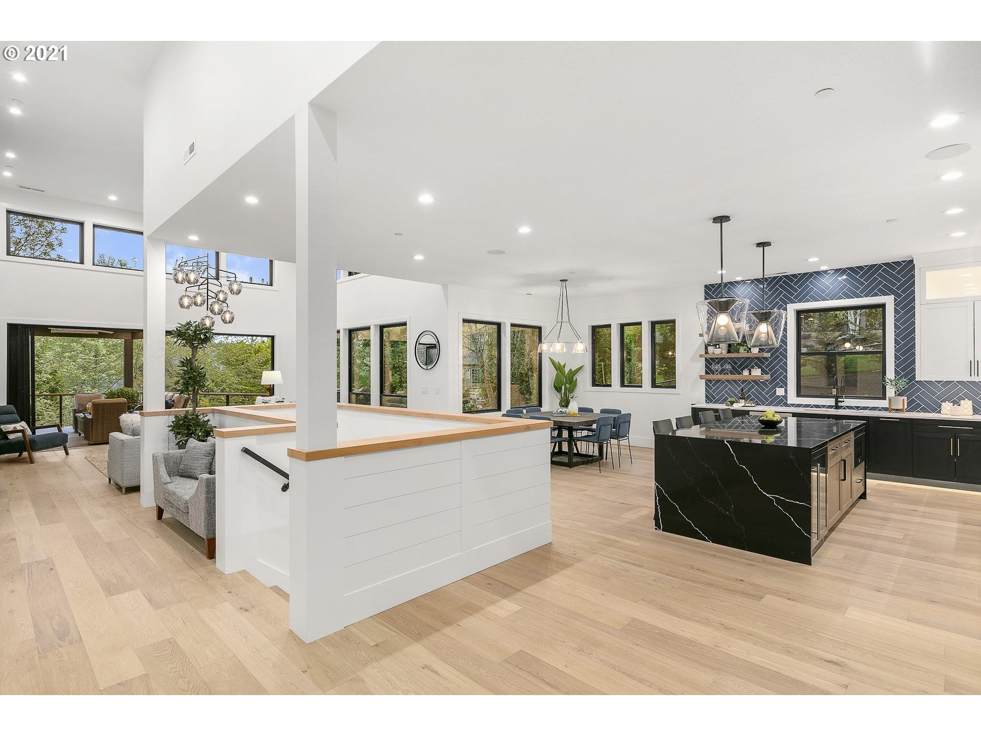 13589 Goodall Road Lake Oswego, OR 97034 - Photo 3 of 32 Gallery Image 3